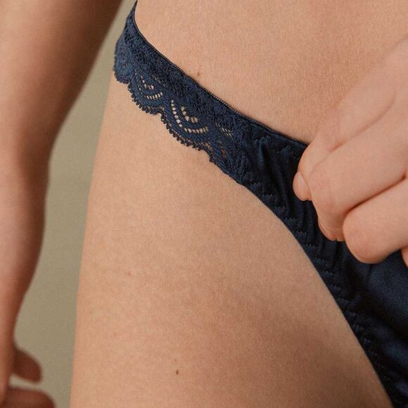 Intimissimi Silk and Lace String in Intense Blue - Picture 3 of 7
